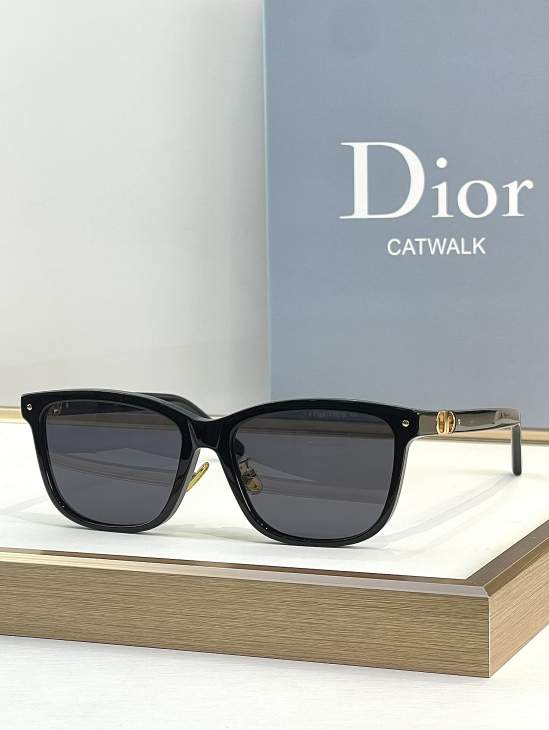 Picture of Dior Sunglasses _SKUfw76161317fw